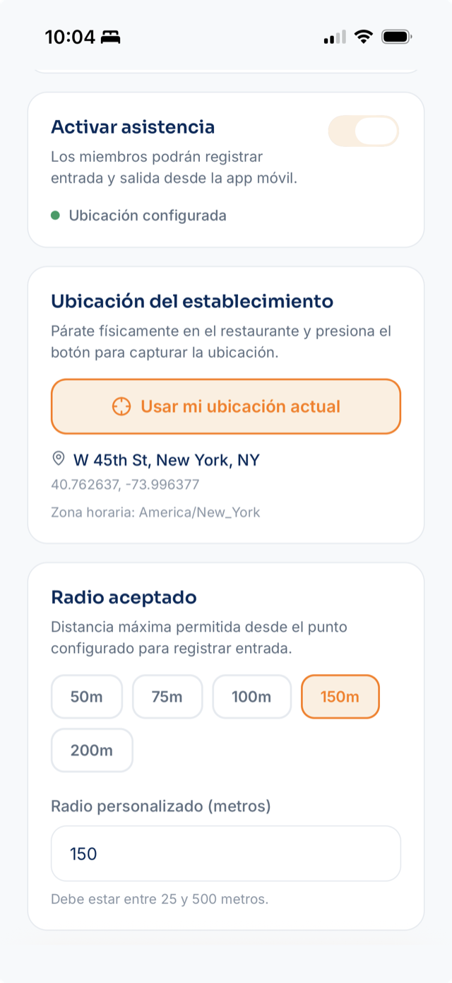Pantalla Ubicación y asistencia en la app móvil con la asistencia activada, la ubicación configurada y el radio aceptado.