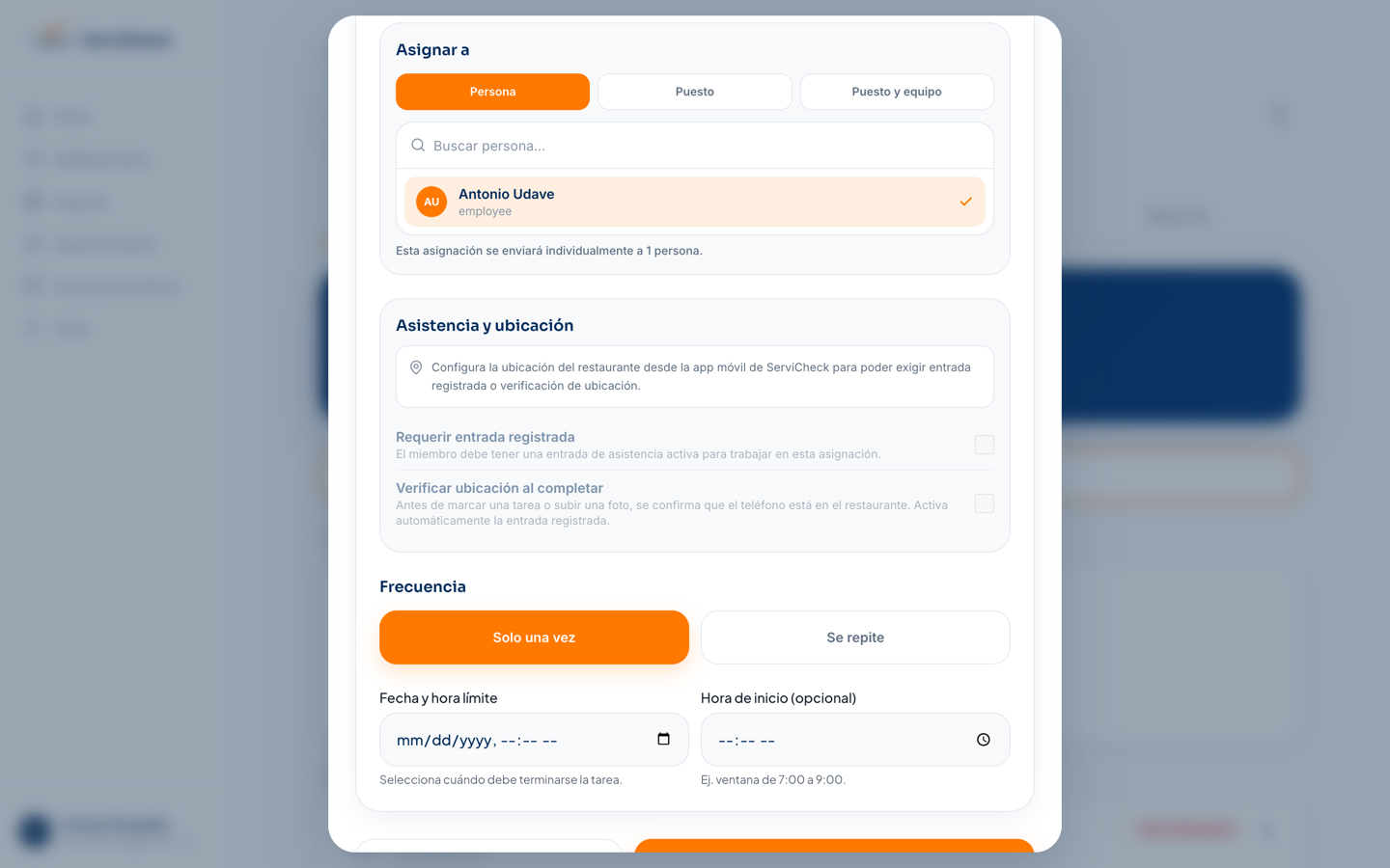 Ventana Nueva asignación en la sección Asignar a, con Persona seleccionada y el mensaje de que la asignación se enviará individualmente a 1 persona.